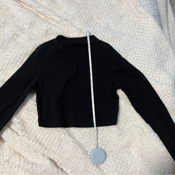 Black Crop Top - Picture 3 of 4